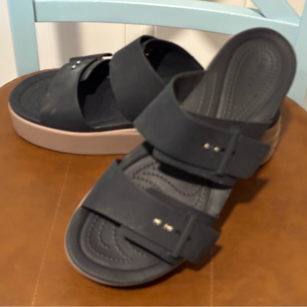 Croc Black Wedge Sandals